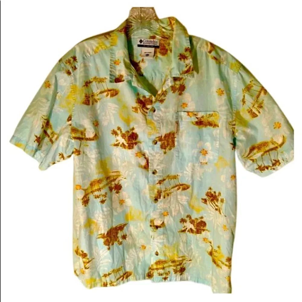 Columbia Hawaiian Shirt Men’s Size Large Palm Trees, Islands, Waves. Worn on TV!